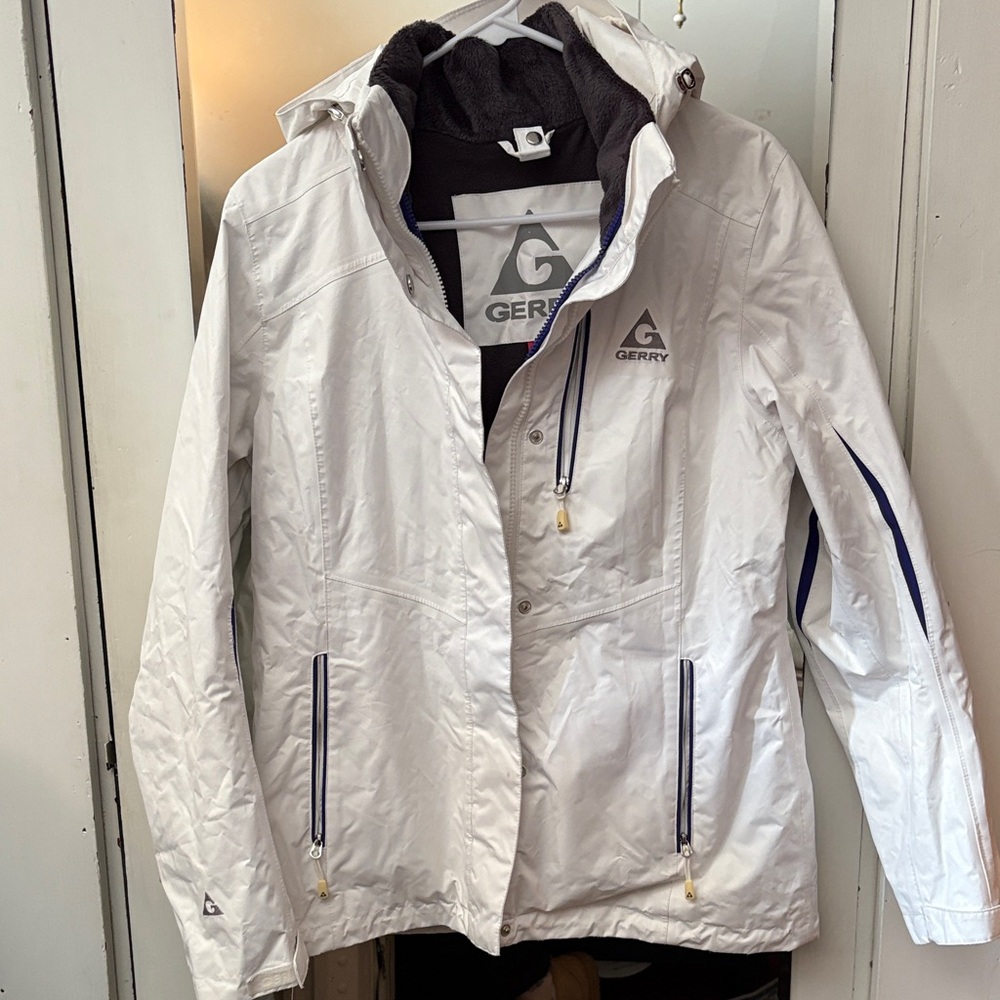 Women’s Gerry Weber ski/snowboard Jacket with Blue Accents size medium